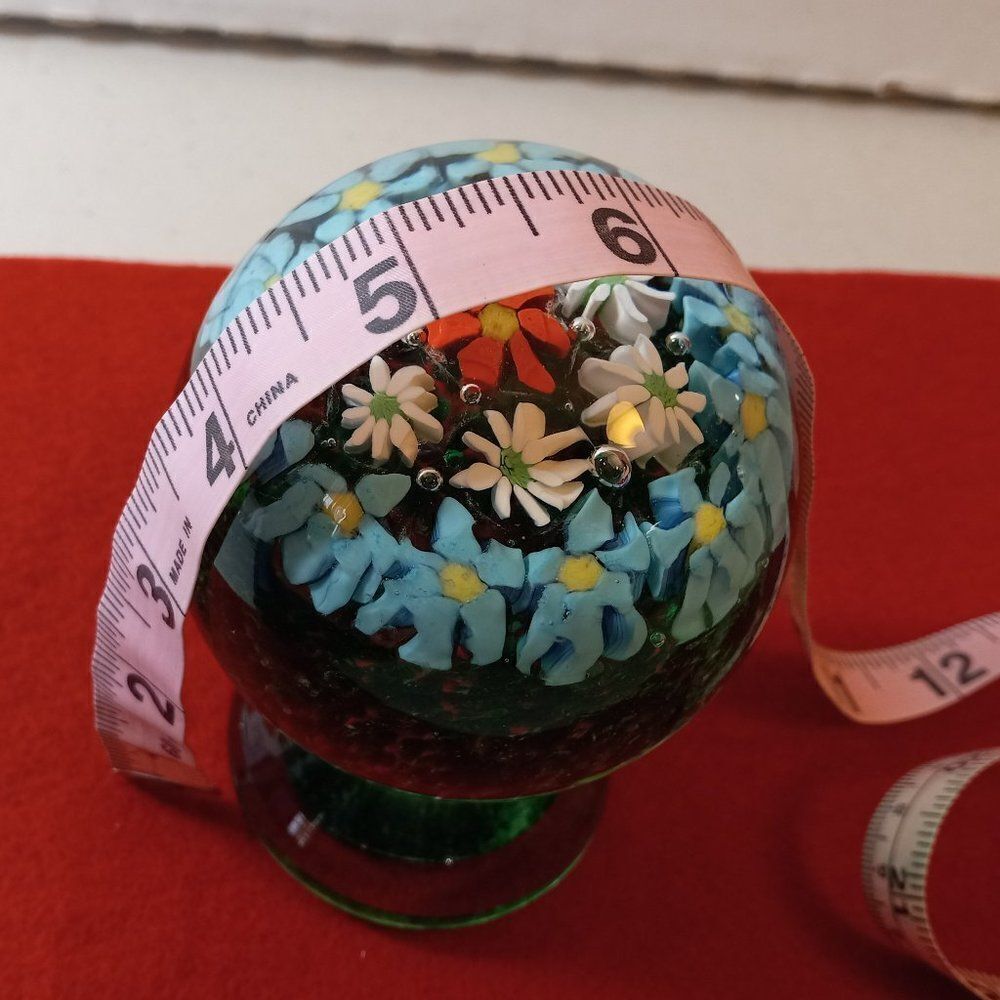 Art Glass Pedestal Bouquet Paperweight Vintage Cottagecore Grandmacore Flowers - Picture 4 of 8